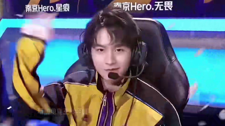 比偶发的高